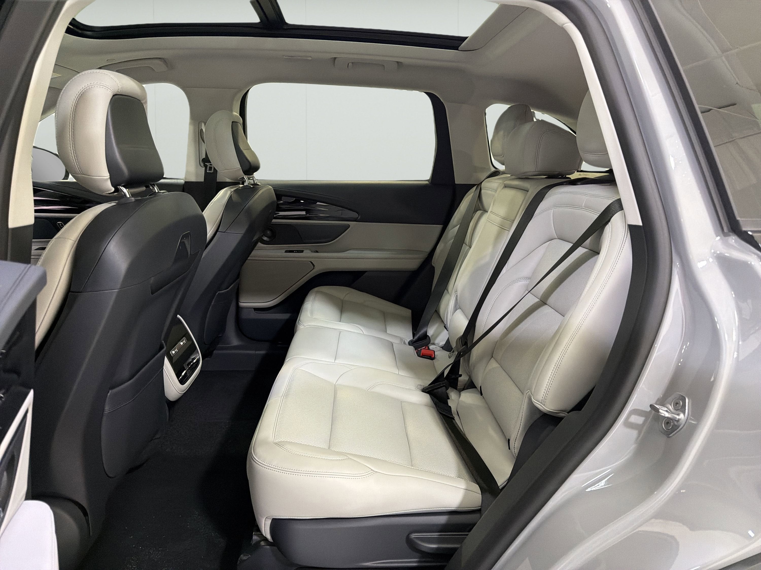 2026 Lincoln Nautilus Premiere Hybrid