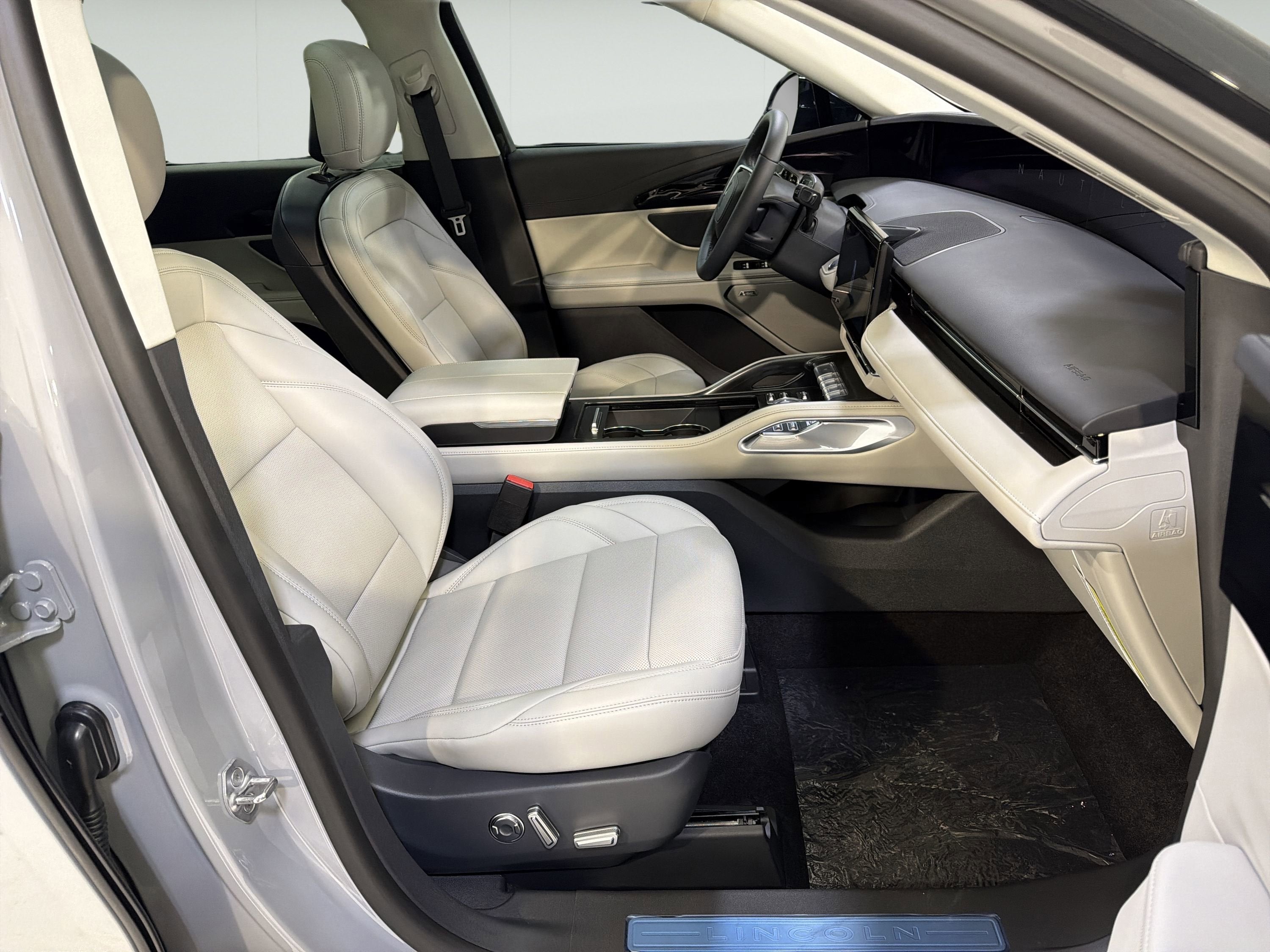 2026 Lincoln Nautilus Premiere Hybrid