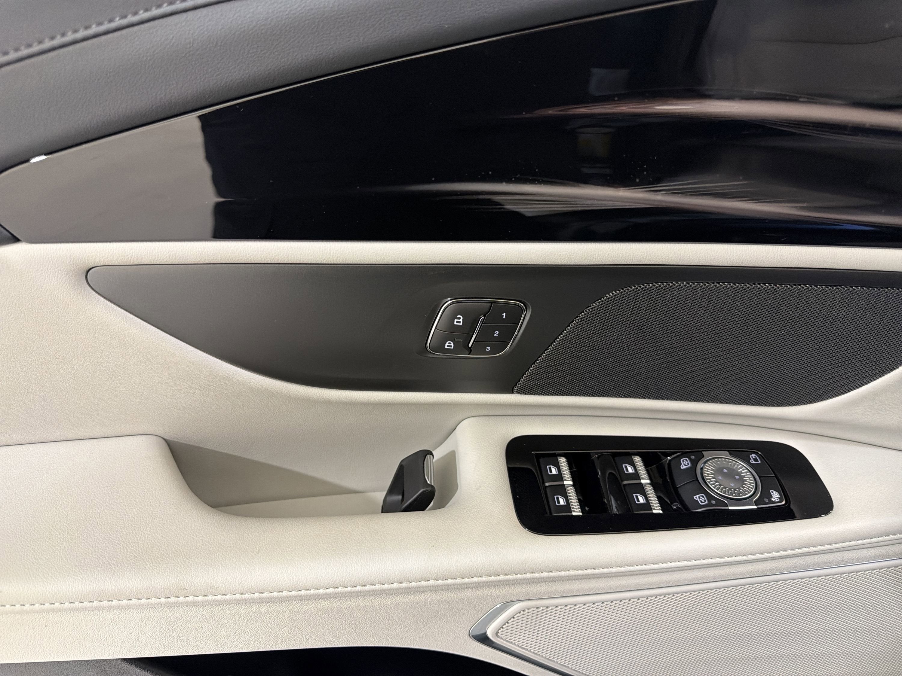 2026 Lincoln Nautilus Premiere Hybrid