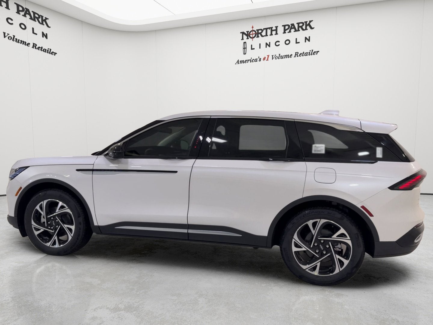 2026 Lincoln Nautilus Premiere Hybrid