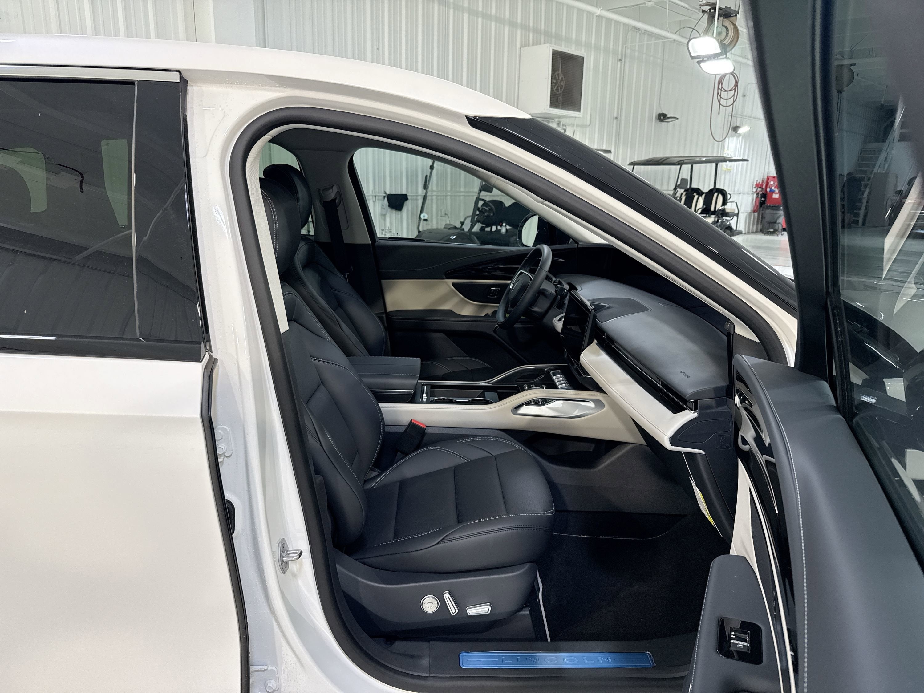 2026 Lincoln Nautilus Premiere Hybrid