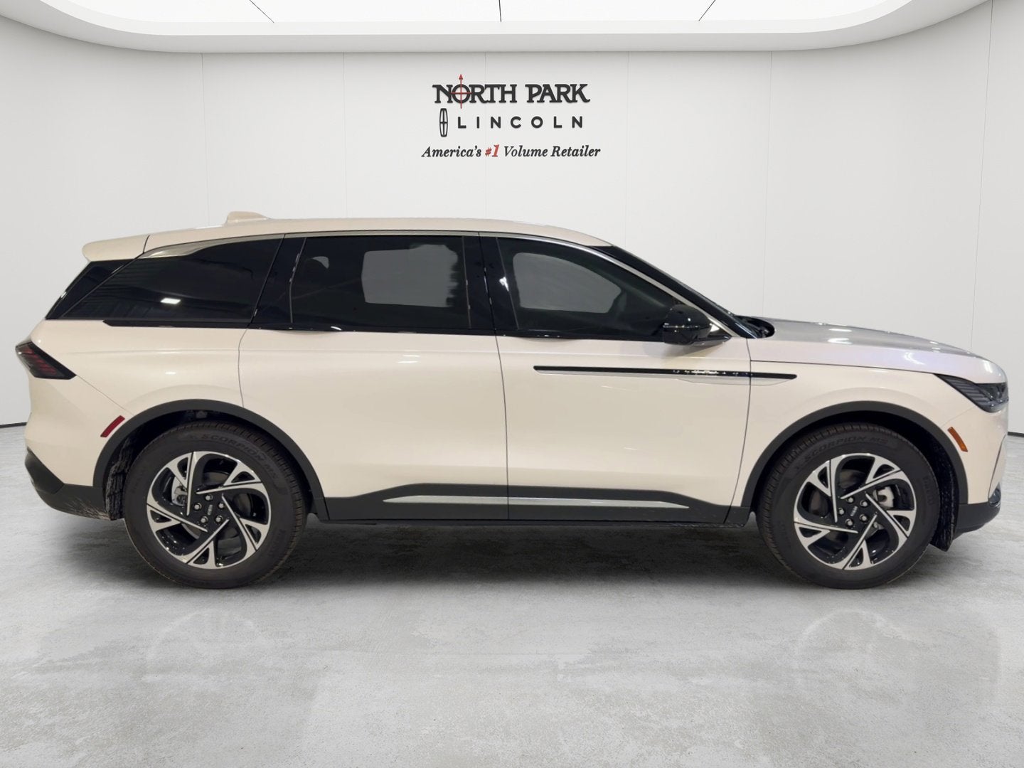 2026 Lincoln Nautilus Premiere Hybrid