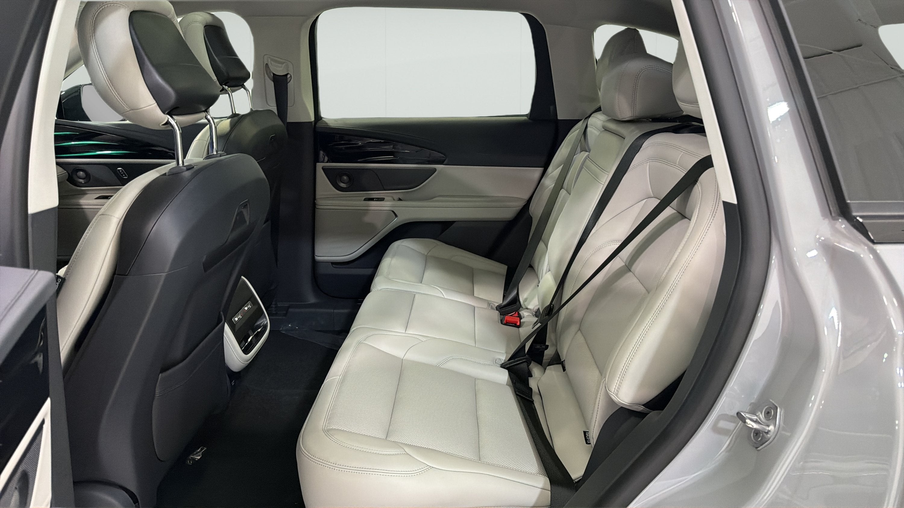 2026 Lincoln Nautilus Premiere Hybrid
