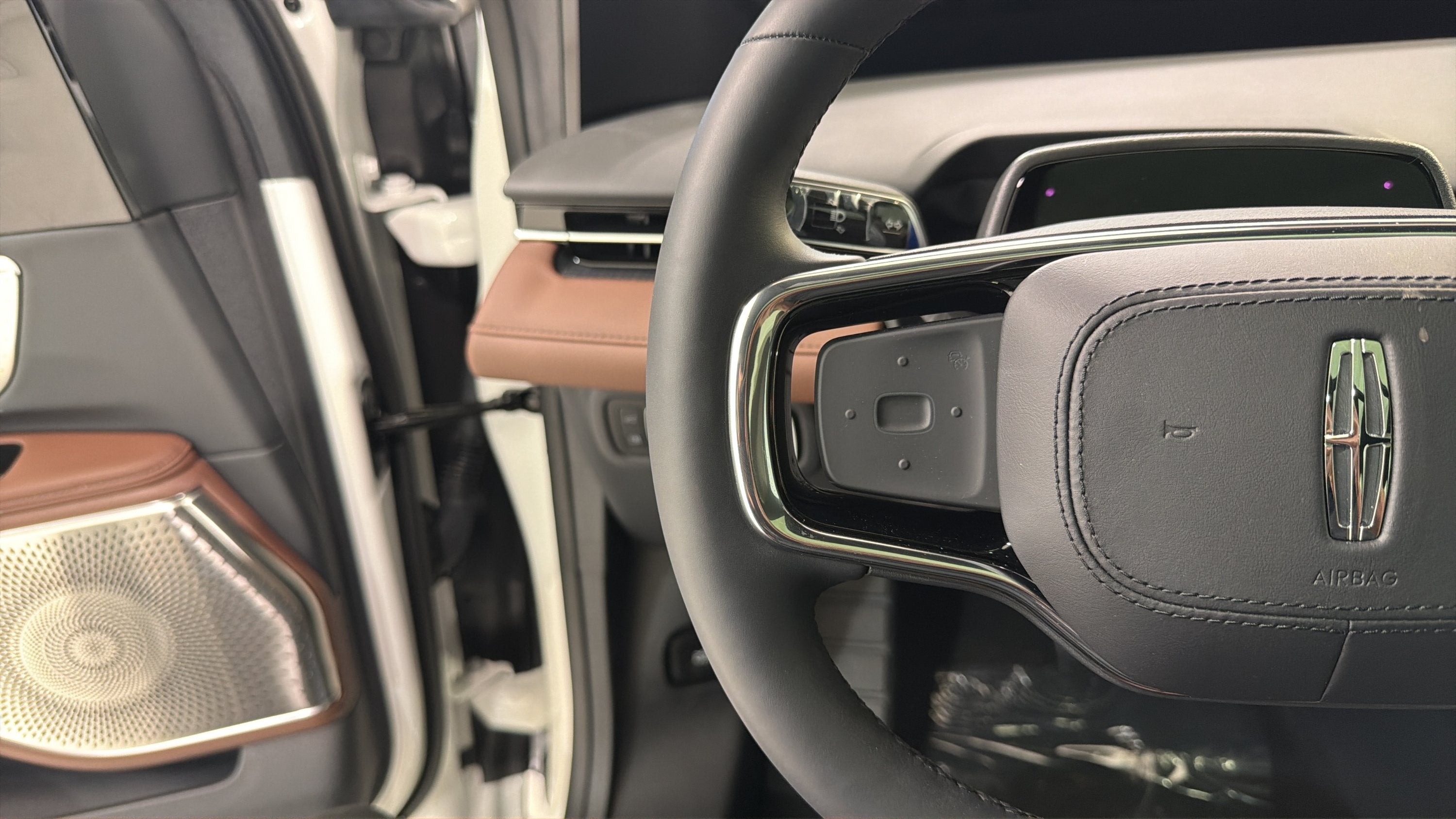 2026 Lincoln Nautilus Reserve Hybrid