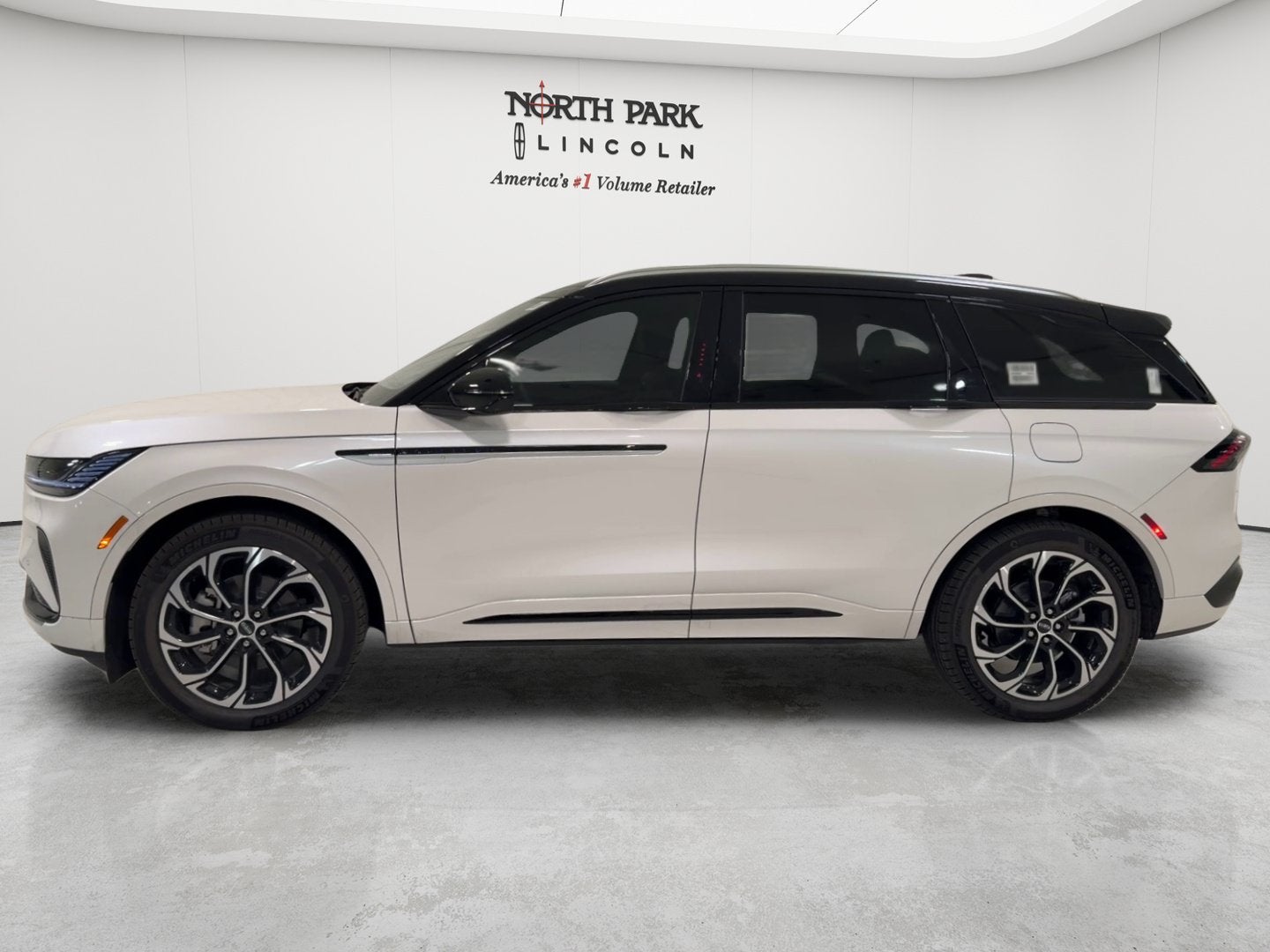 2026 Lincoln Nautilus Reserve Hybrid