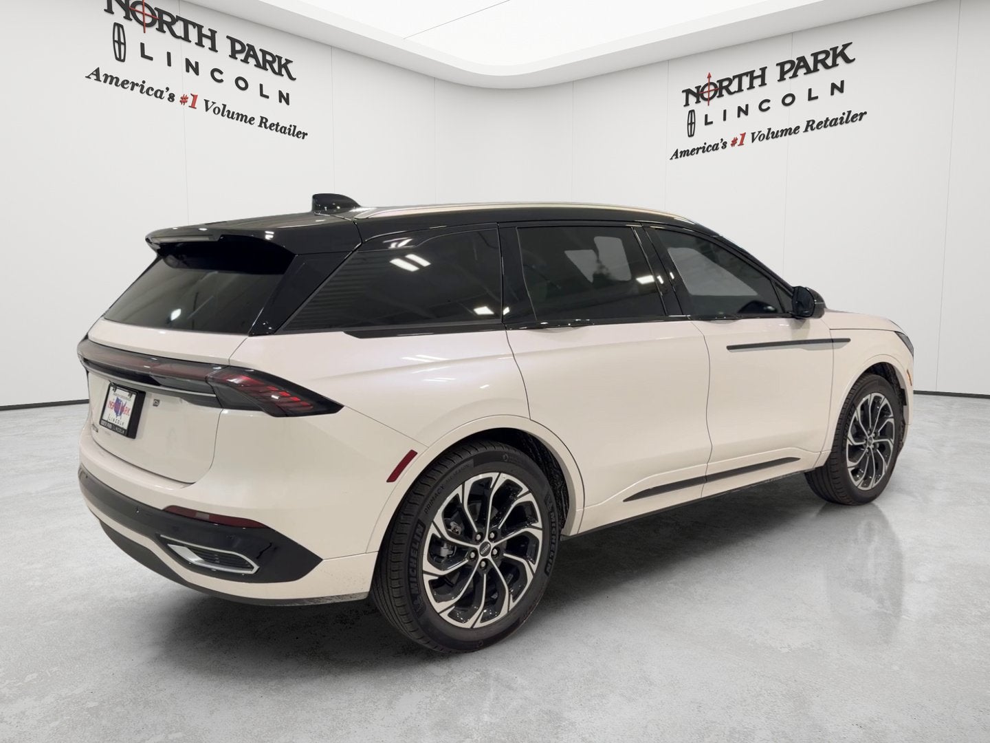 2026 Lincoln Nautilus Reserve Hybrid