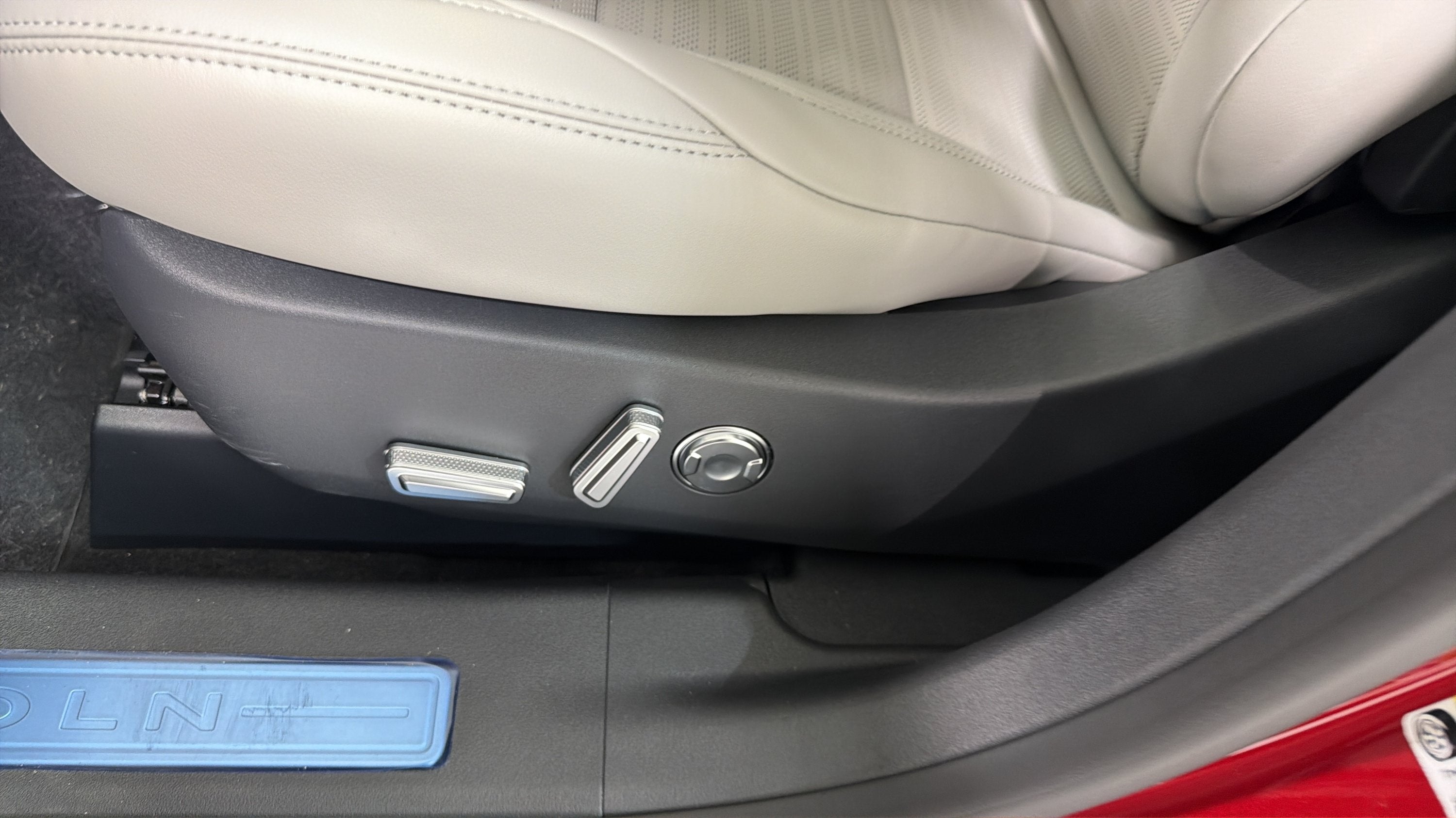 2026 Lincoln Nautilus Reserve Hybrid