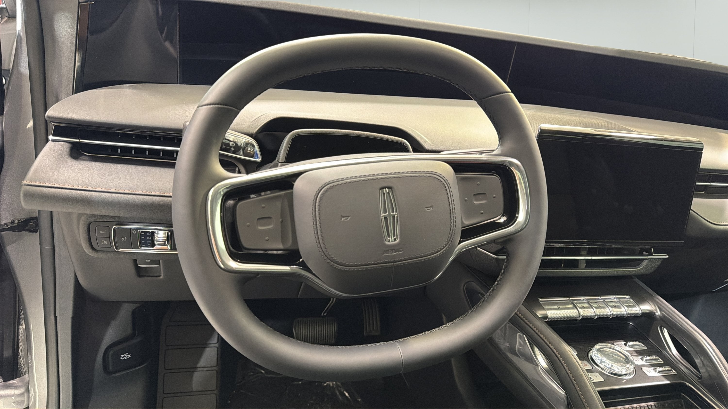 2026 Lincoln Nautilus Reserve Hybrid