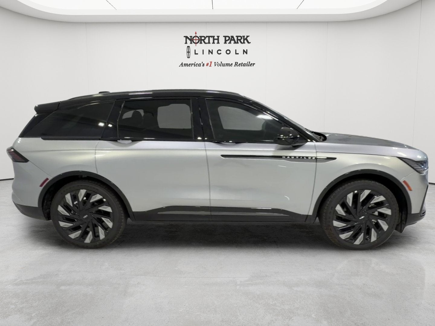 2026 Lincoln Nautilus Reserve Hybrid
