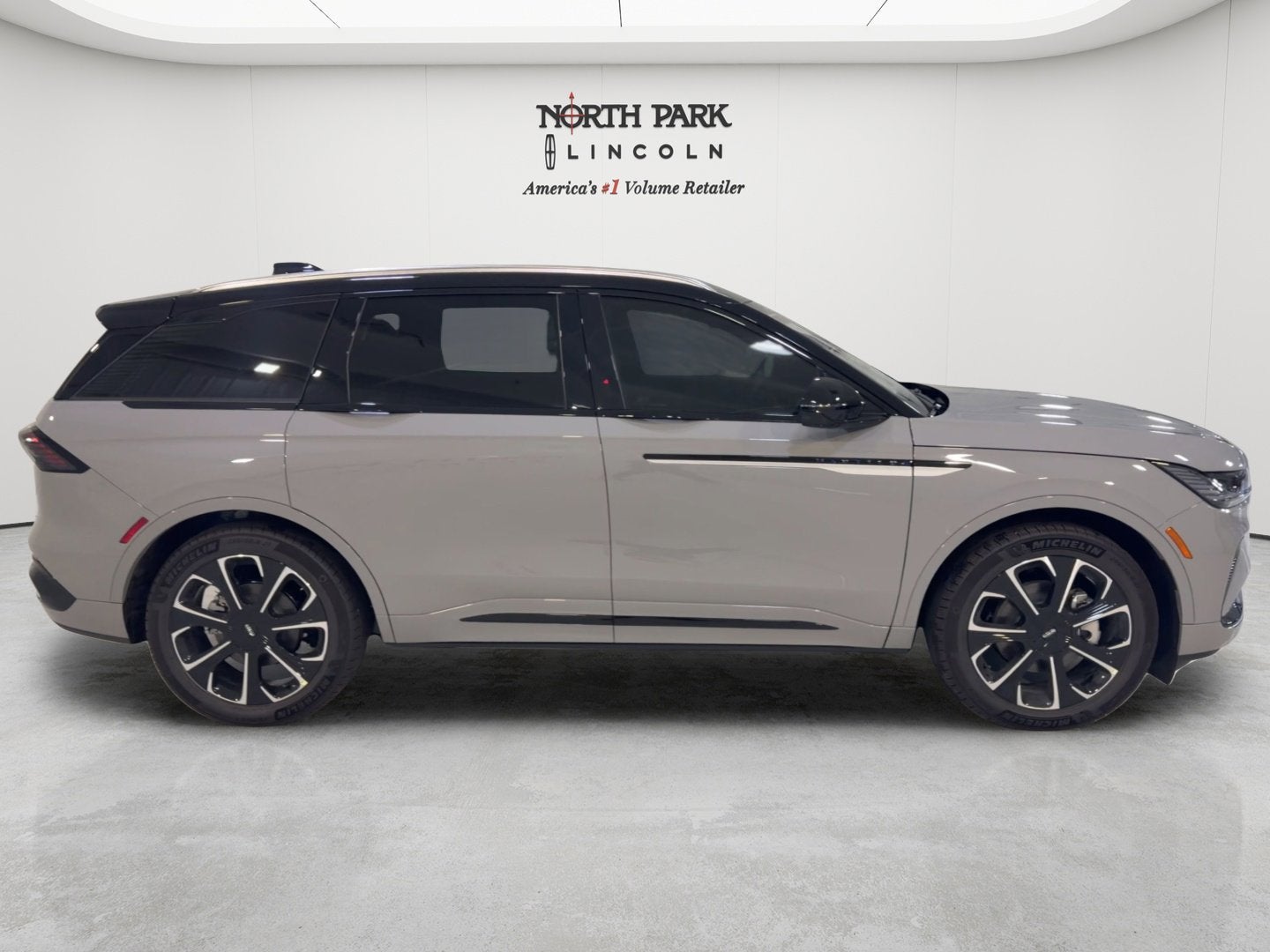 2026 Lincoln Nautilus Reserve Hybrid