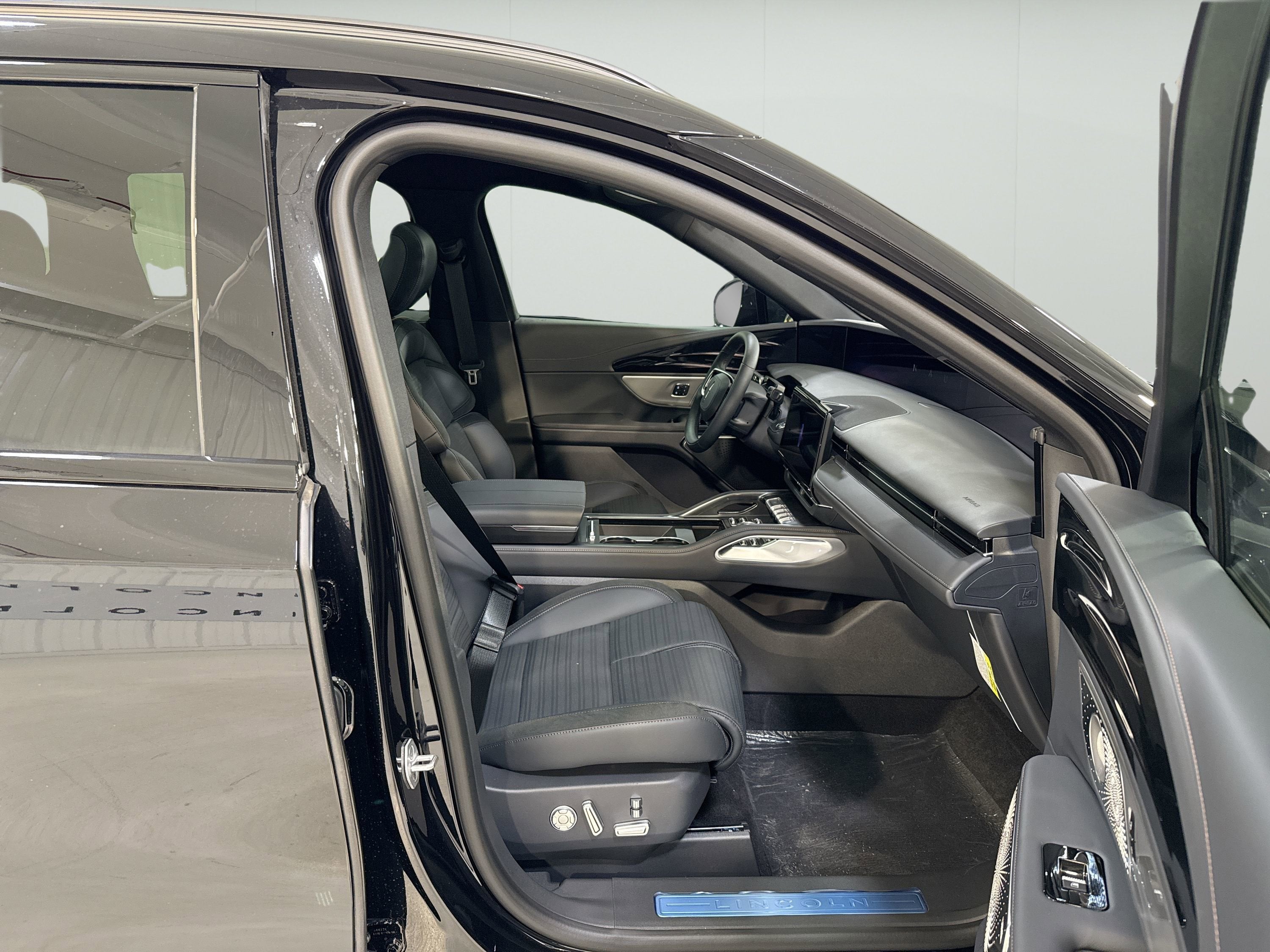 2026 Lincoln Nautilus Reserve Hybrid
