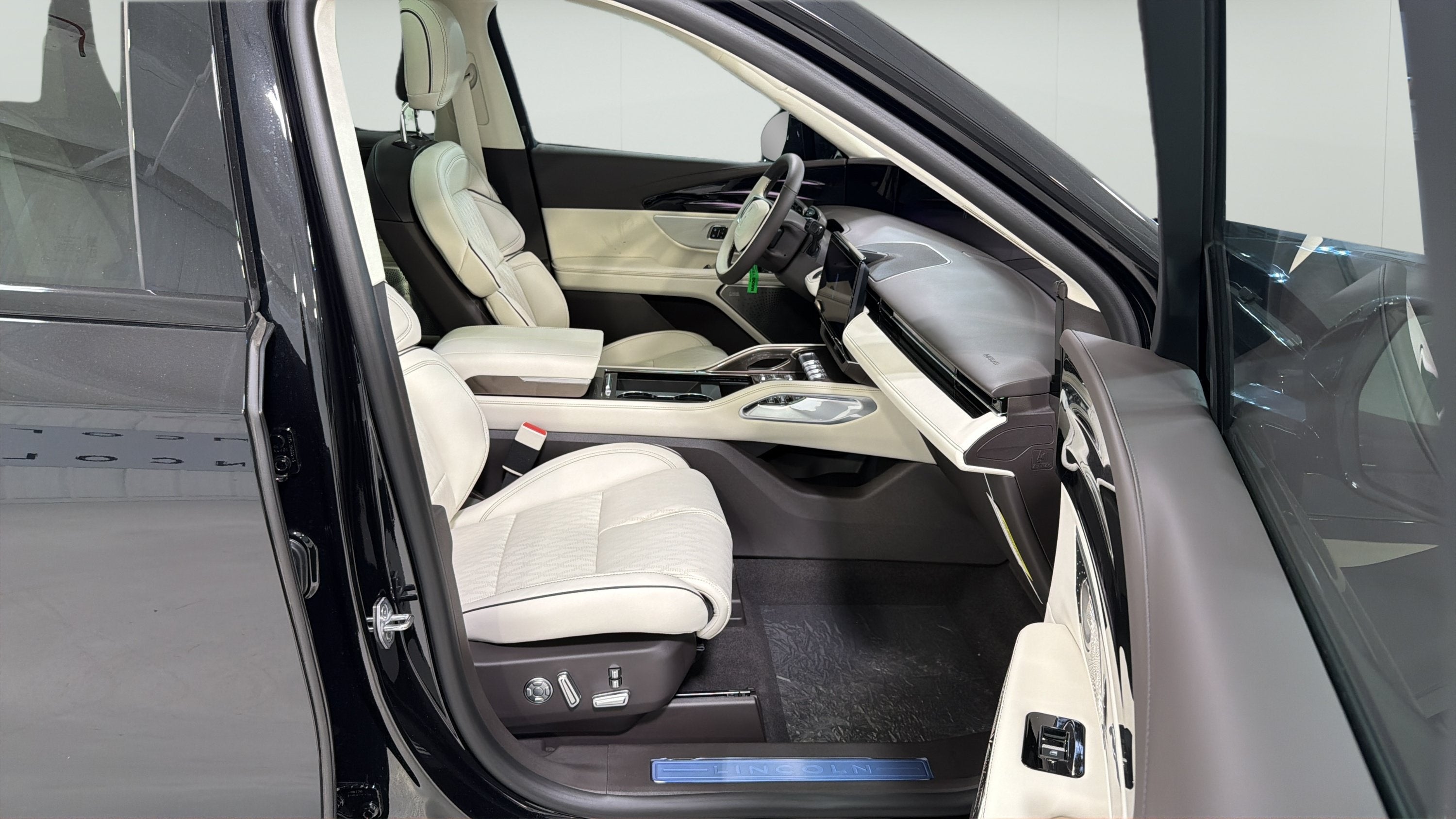 2026 Lincoln Nautilus Black Label Hybrid
