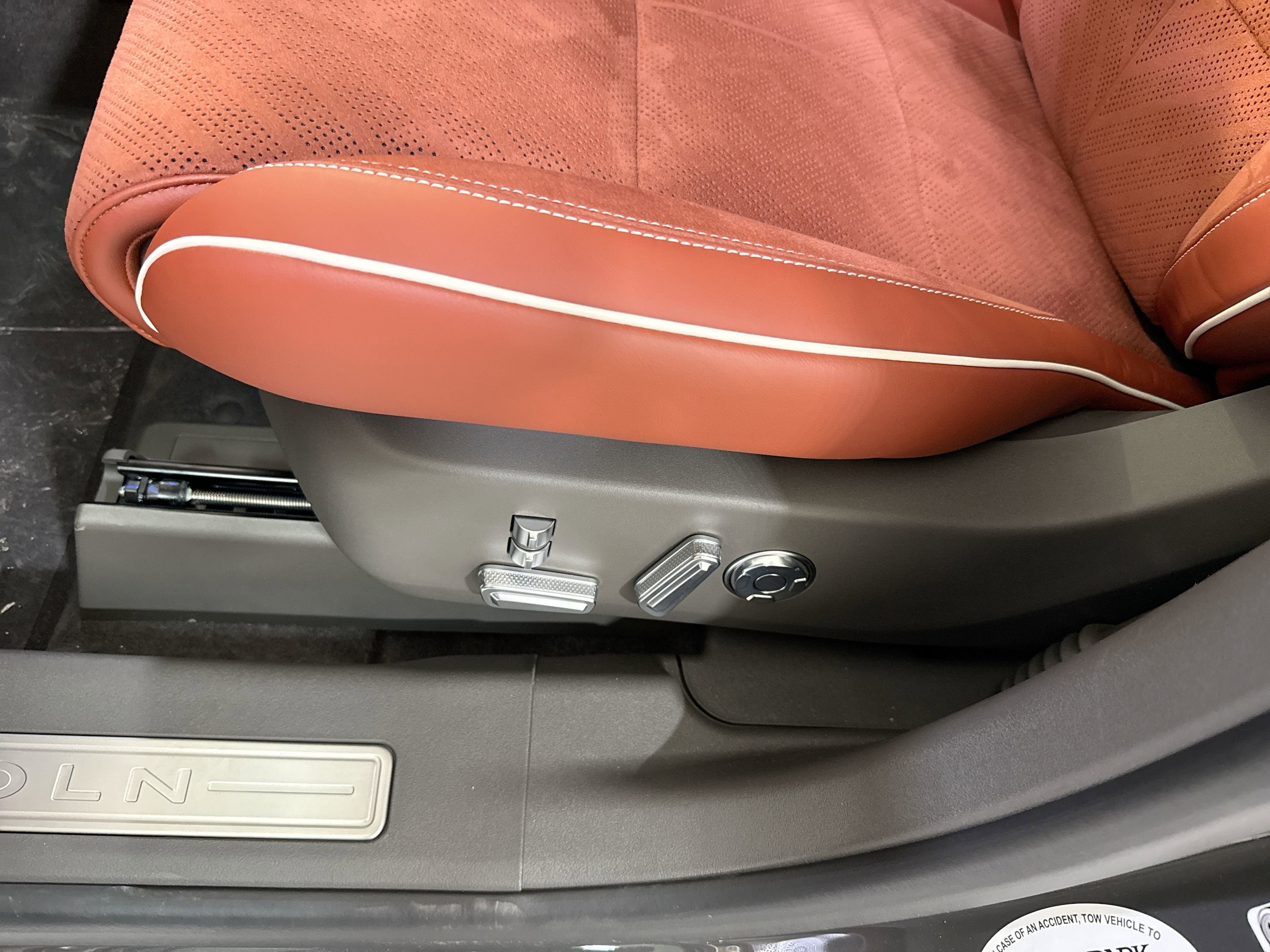 2025 Lincoln Nautilus Black Label Hybrid