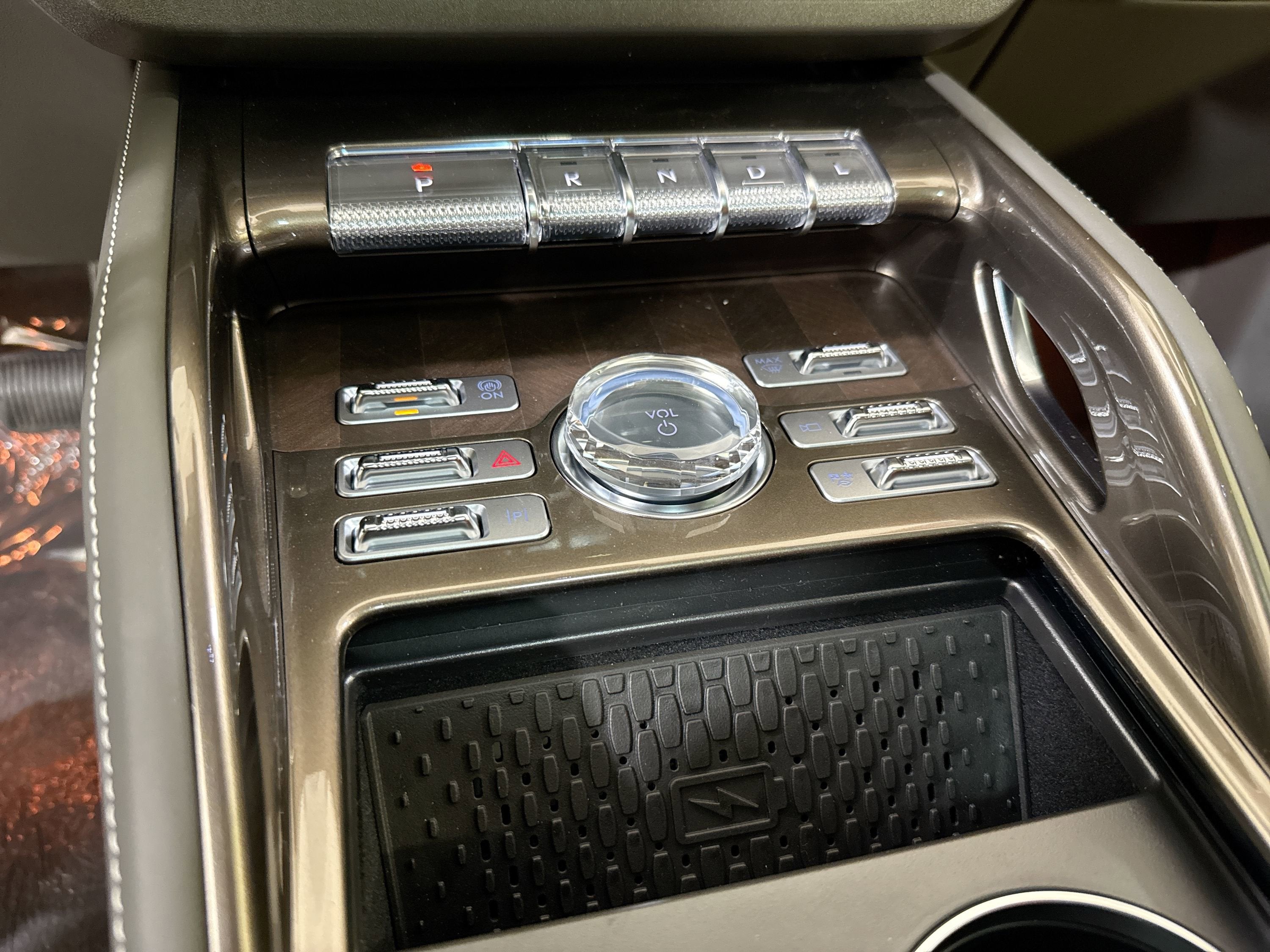 2025 Lincoln Nautilus Black Label Hybrid