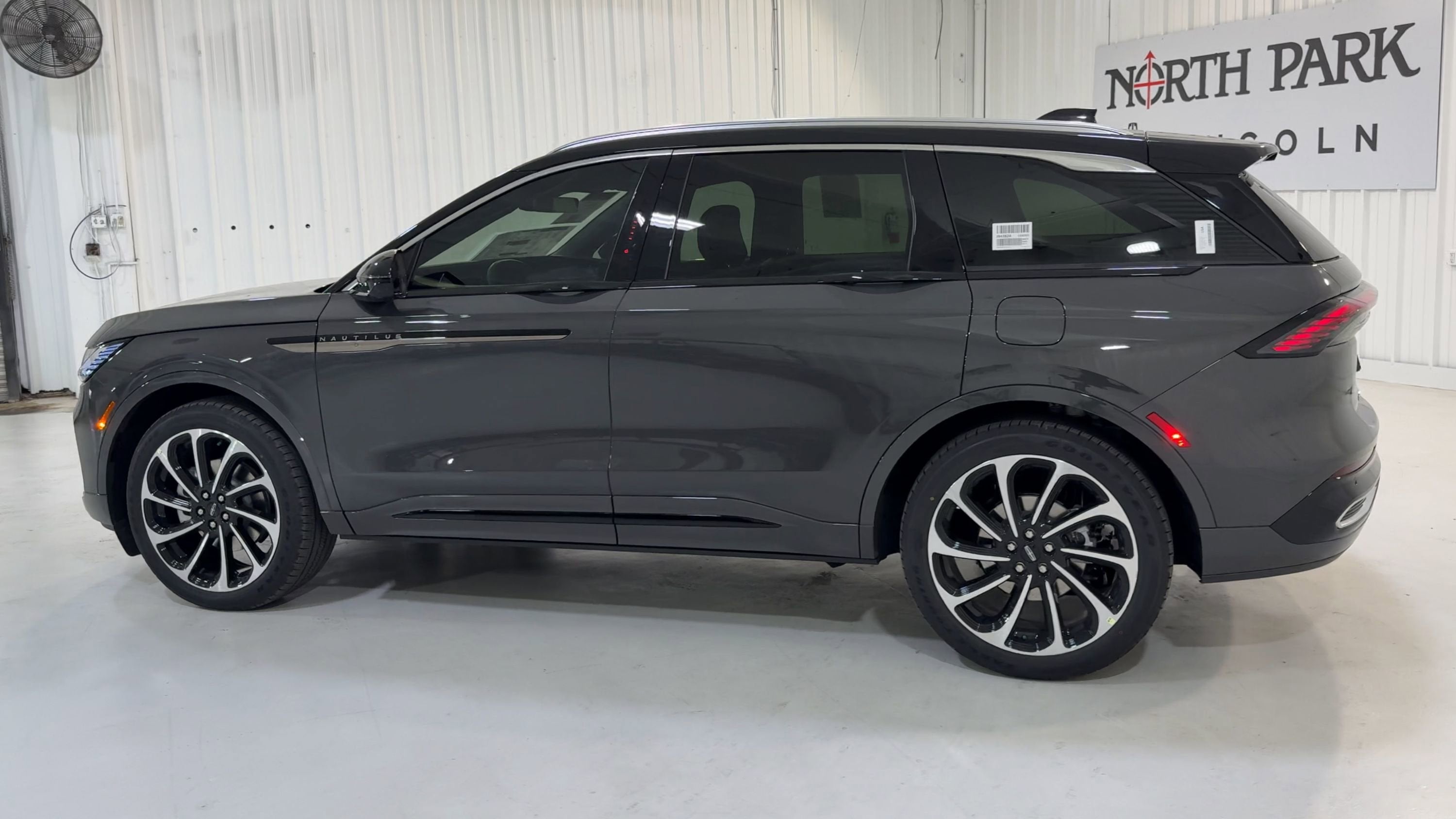 2025 Lincoln Nautilus Black Label Hybrid