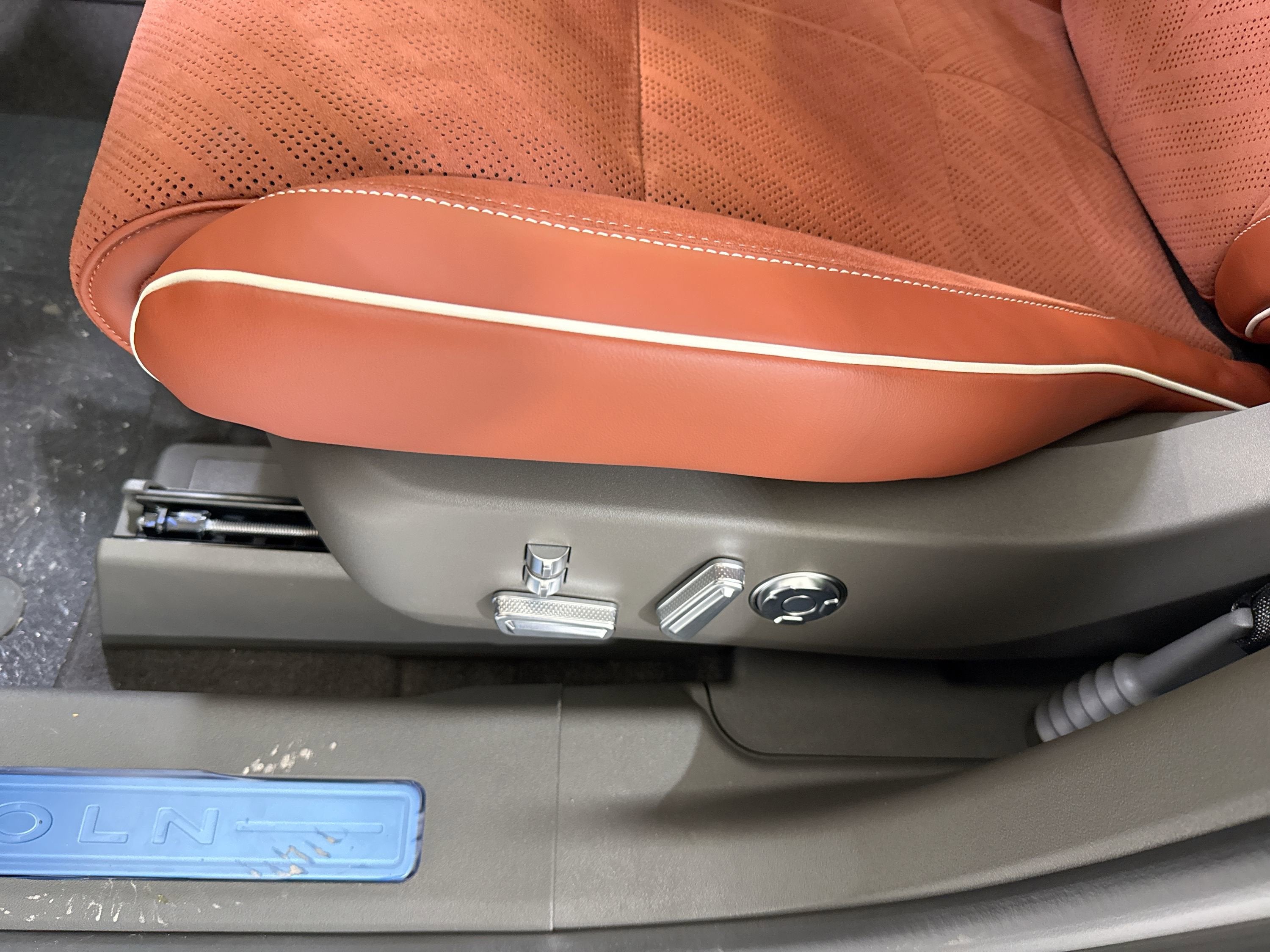 2025 Lincoln Nautilus Black Label Hybrid