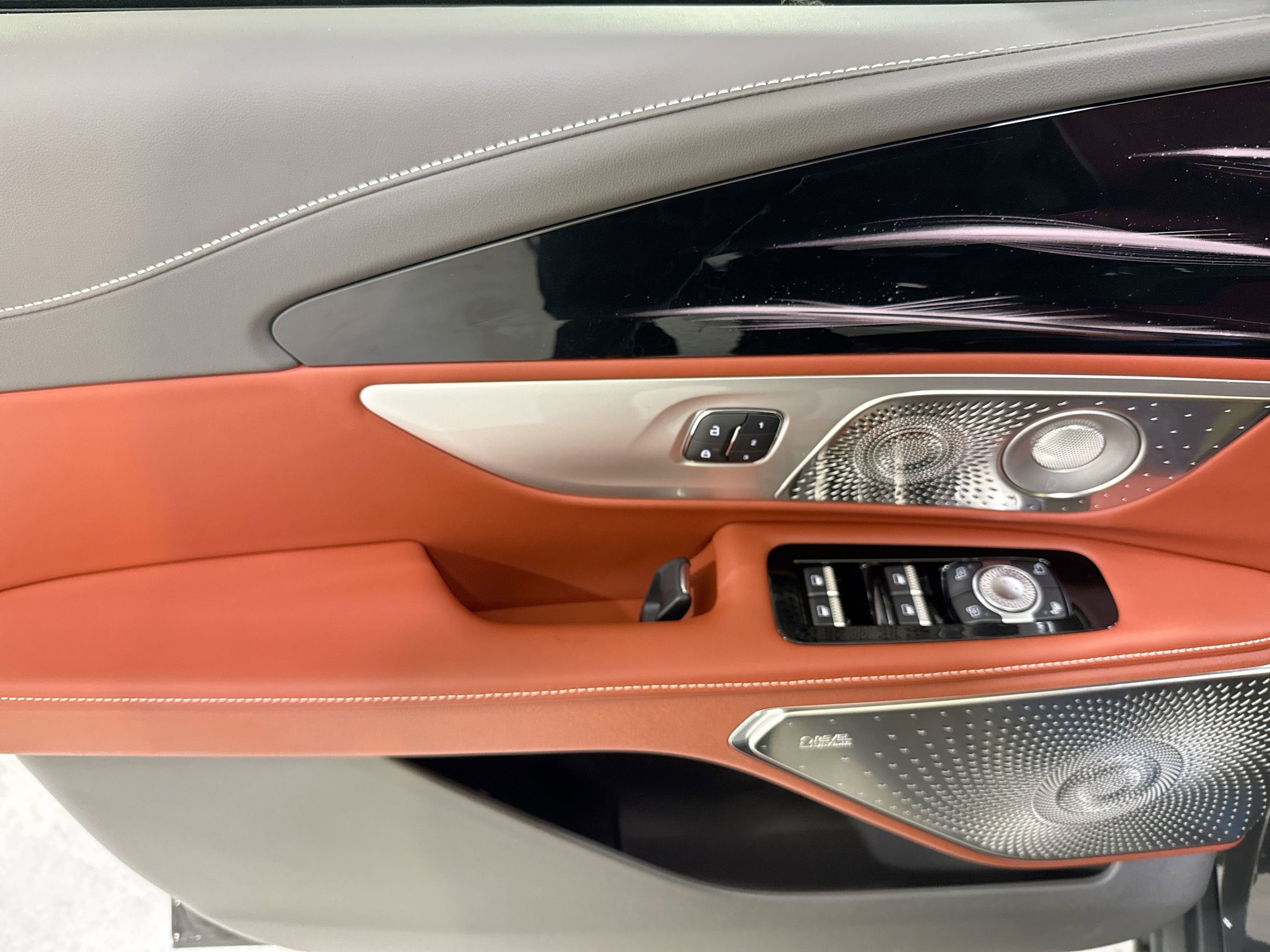 2025 Lincoln Nautilus Black Label Hybrid