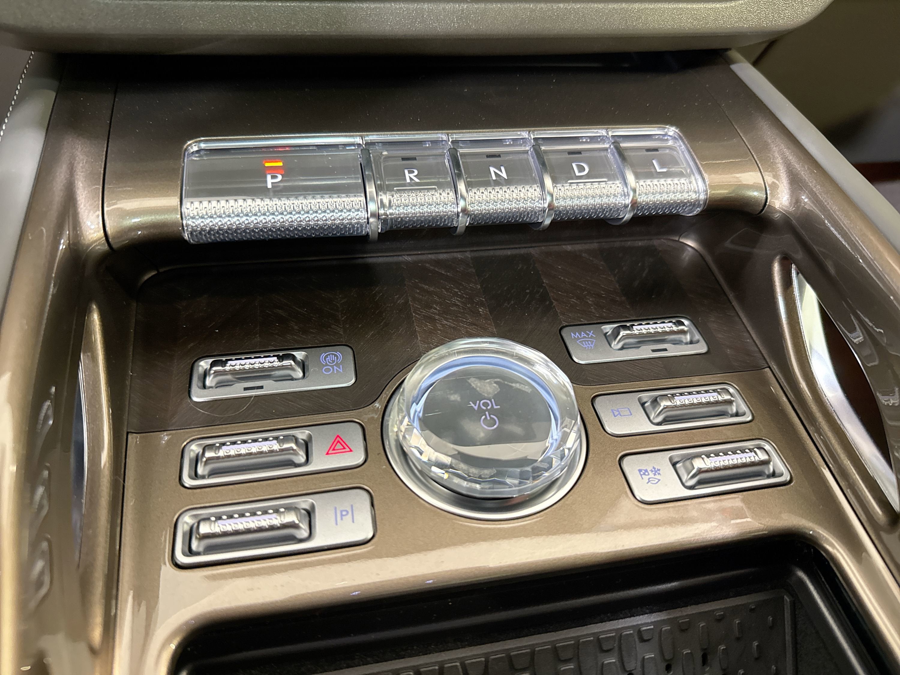 2025 Lincoln Nautilus Black Label Hybrid