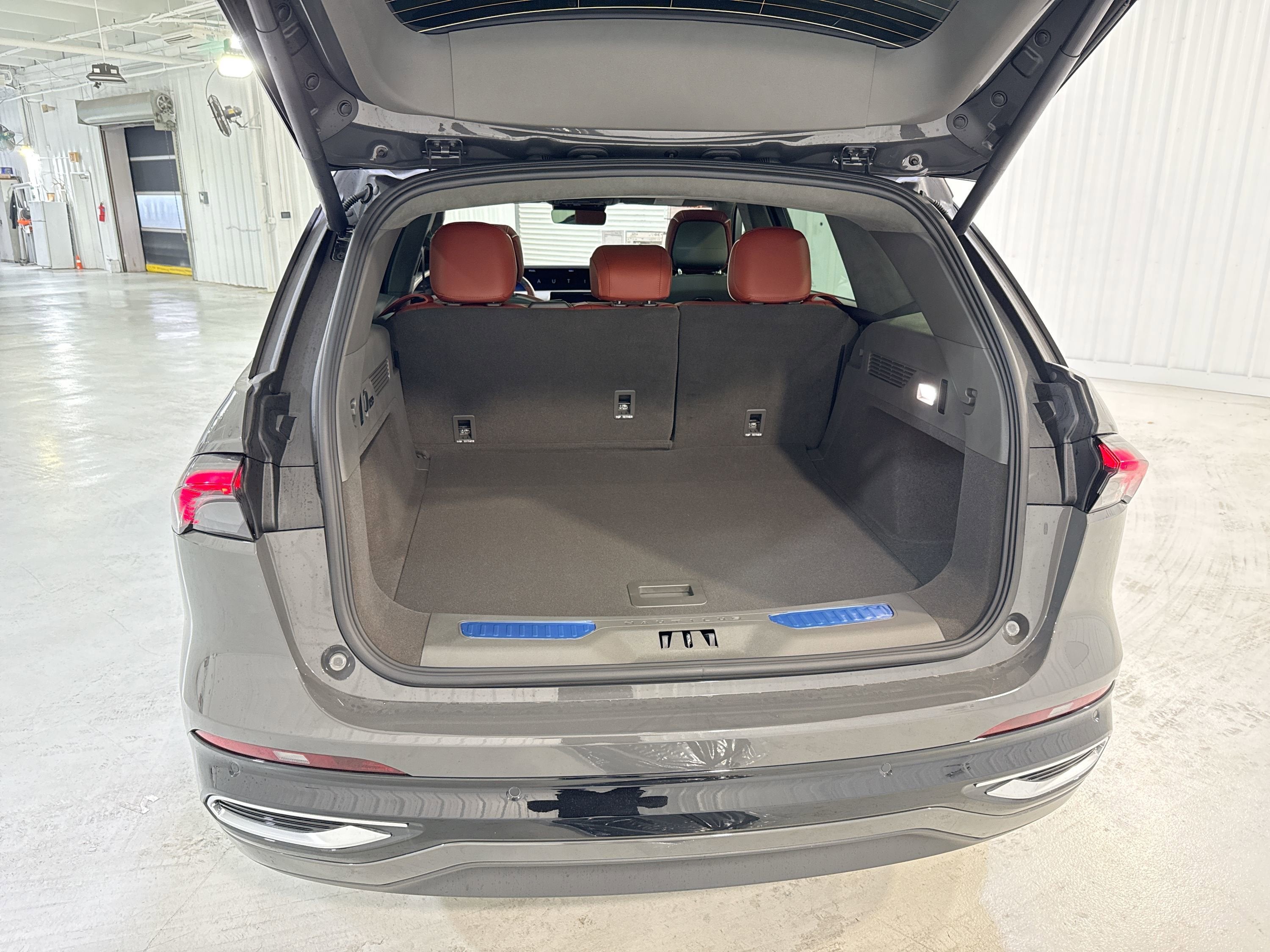 2025 Lincoln Nautilus Black Label Hybrid