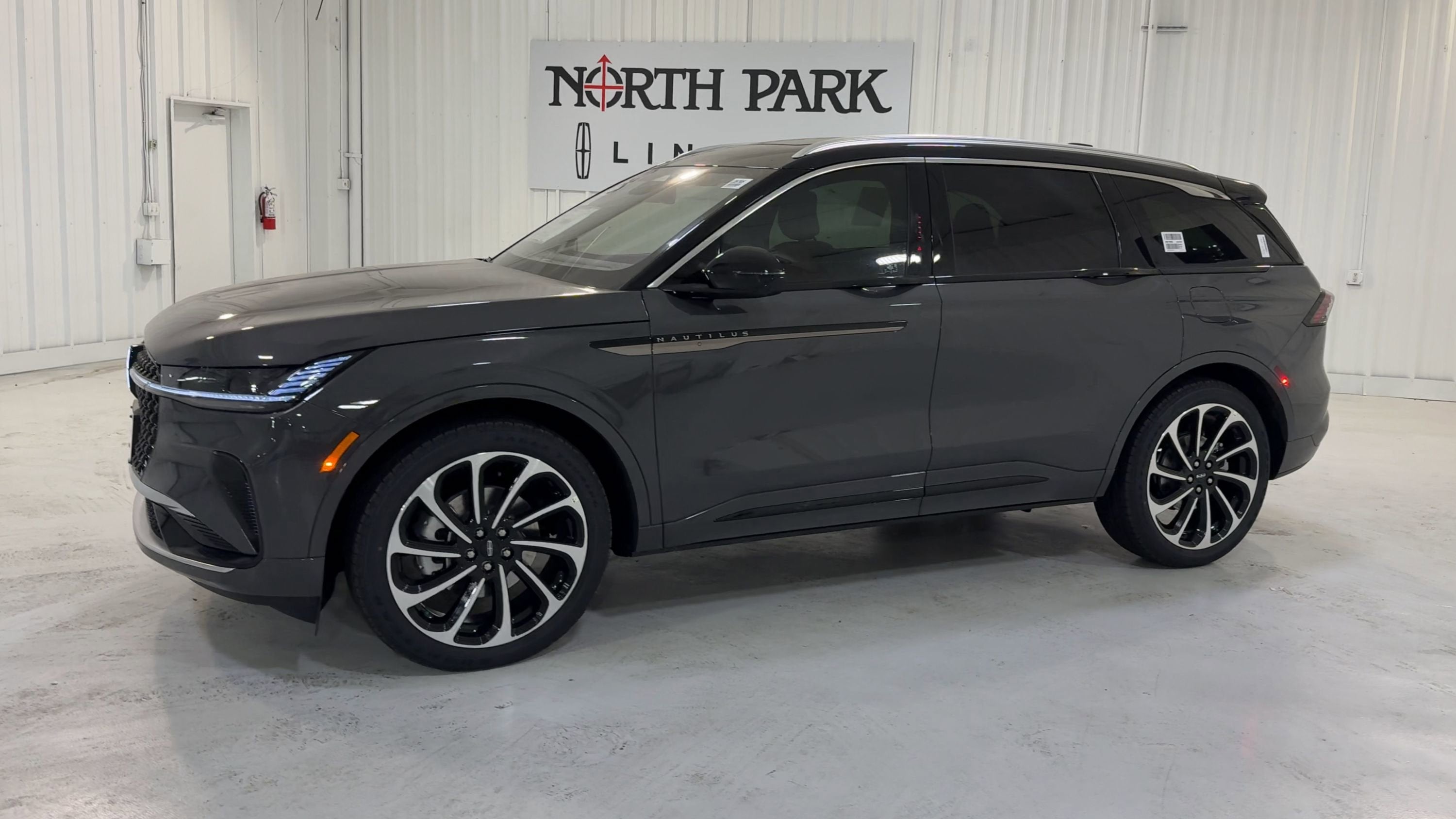 2025 Lincoln Nautilus Black Label Hybrid