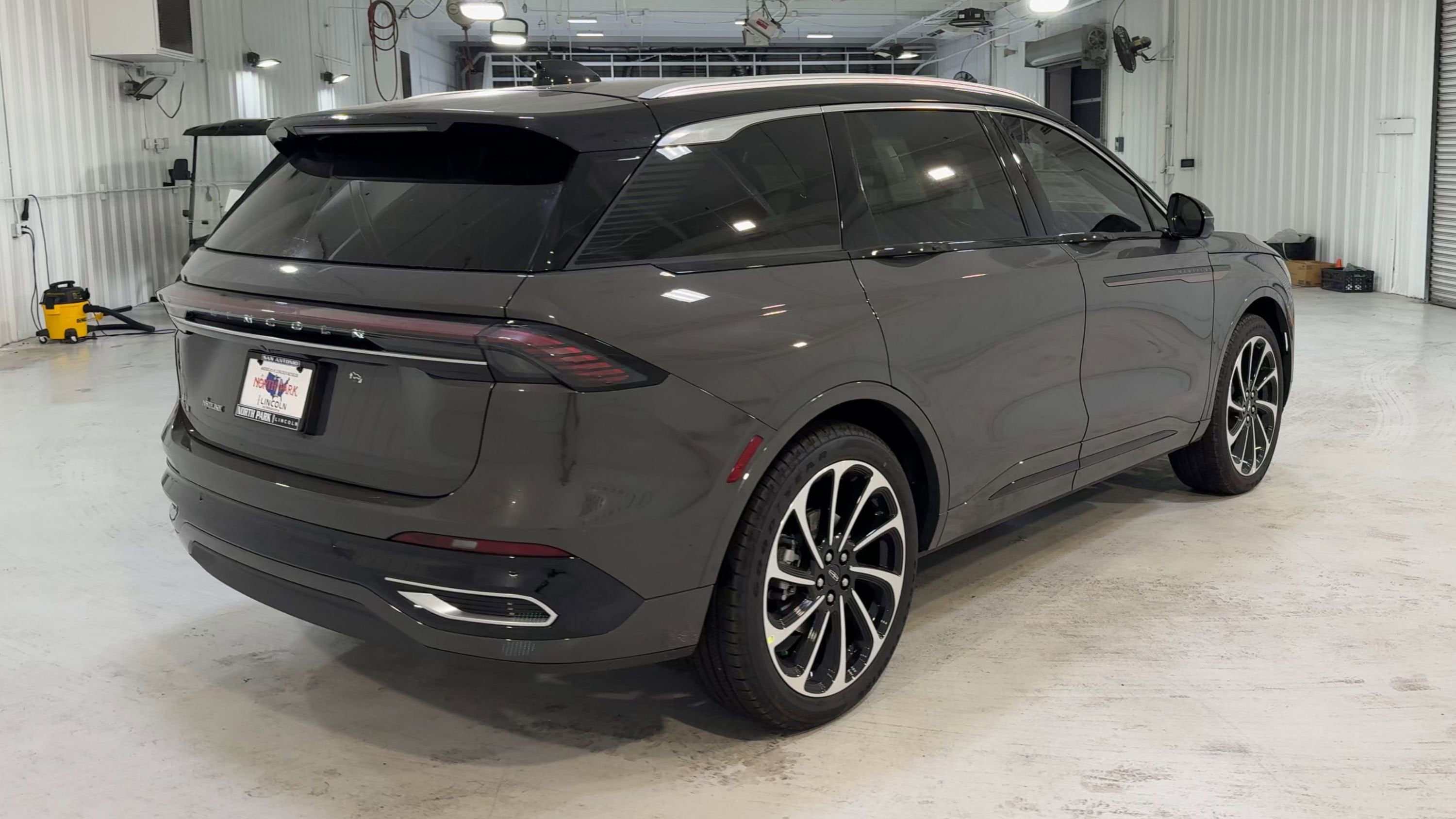 2025 Lincoln Nautilus Black Label Hybrid