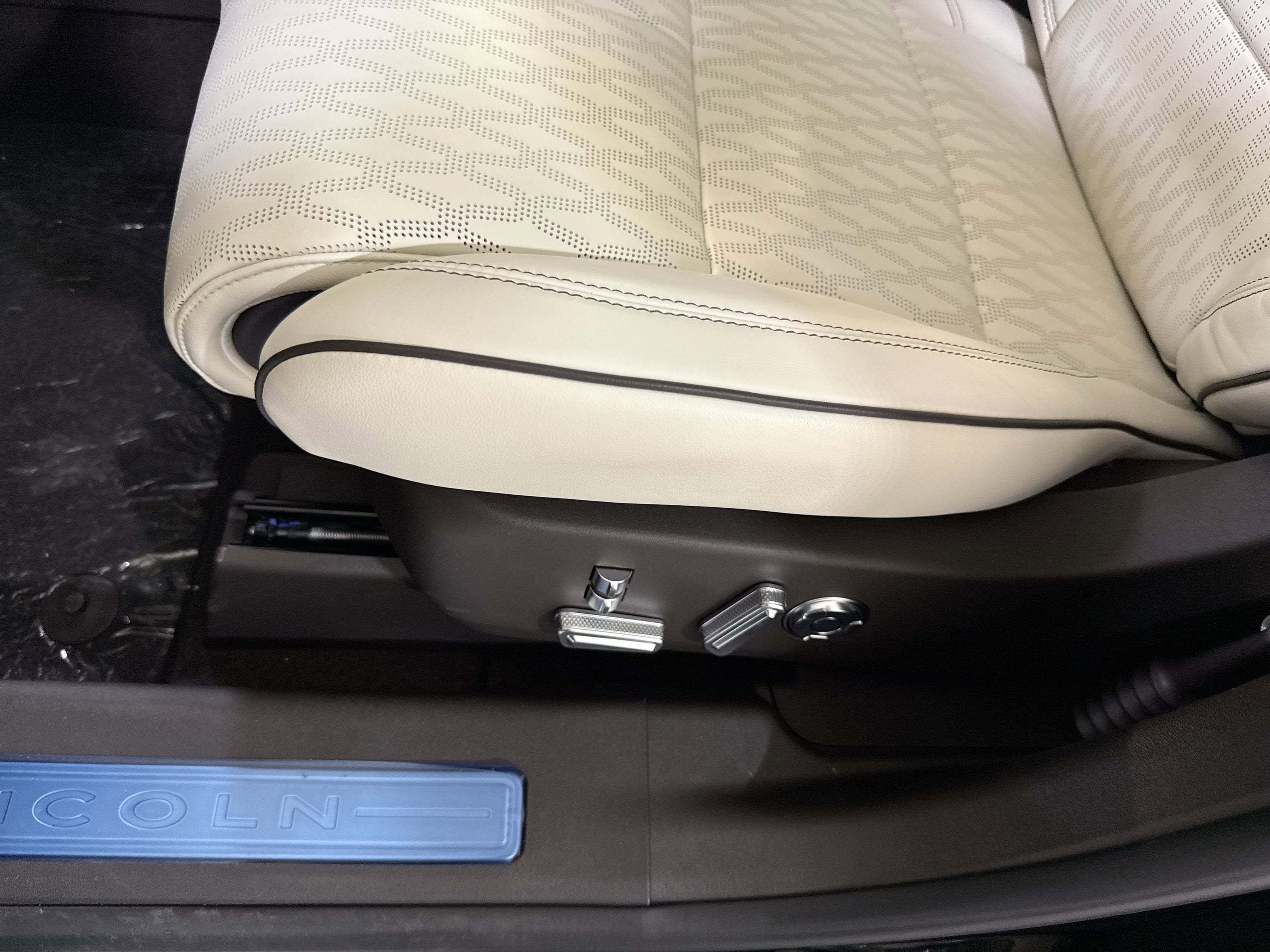 2025 Lincoln Nautilus Black Label