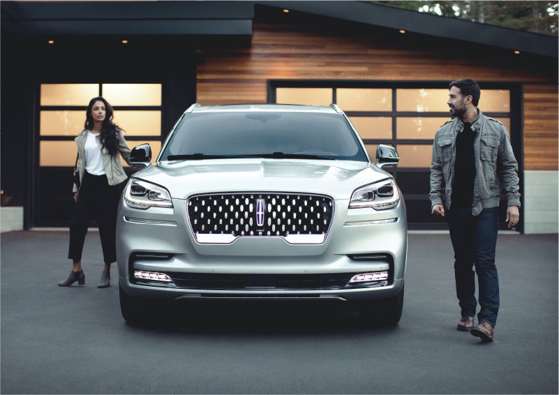 The sparkling grille of the 2023 Lincoln Aviator® Grand Touring model | North Park Lincoln in San Antonio TX