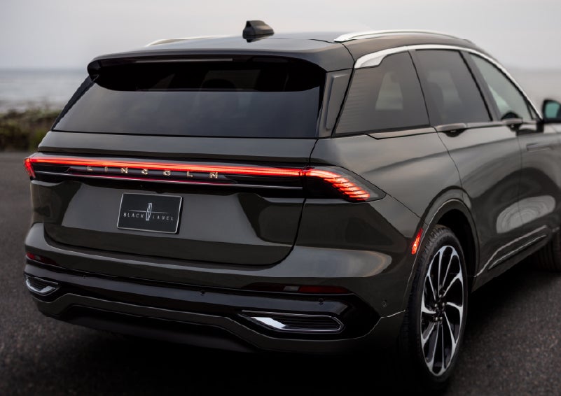 The rear of a 2025 Lincoln Black Label Nautilus® SUV displays full LED rear lighting. | North Park Lincoln in San Antonio TX