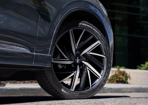 The wheel of the 2026 Lincoln Aviator® SUV is shown slightly angled out | North Park Lincoln in San Antonio TX