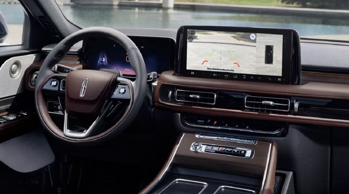 The backup camera of the 2027 Lincoln Aviator® SUV is displayed on screen. | North Park Lincoln in San Antonio TX