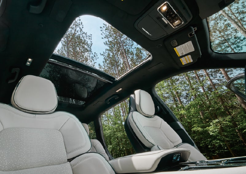 The front seats of a 2027 Lincoln Aviator® Black Label™ SUV | North Park Lincoln in San Antonio TX